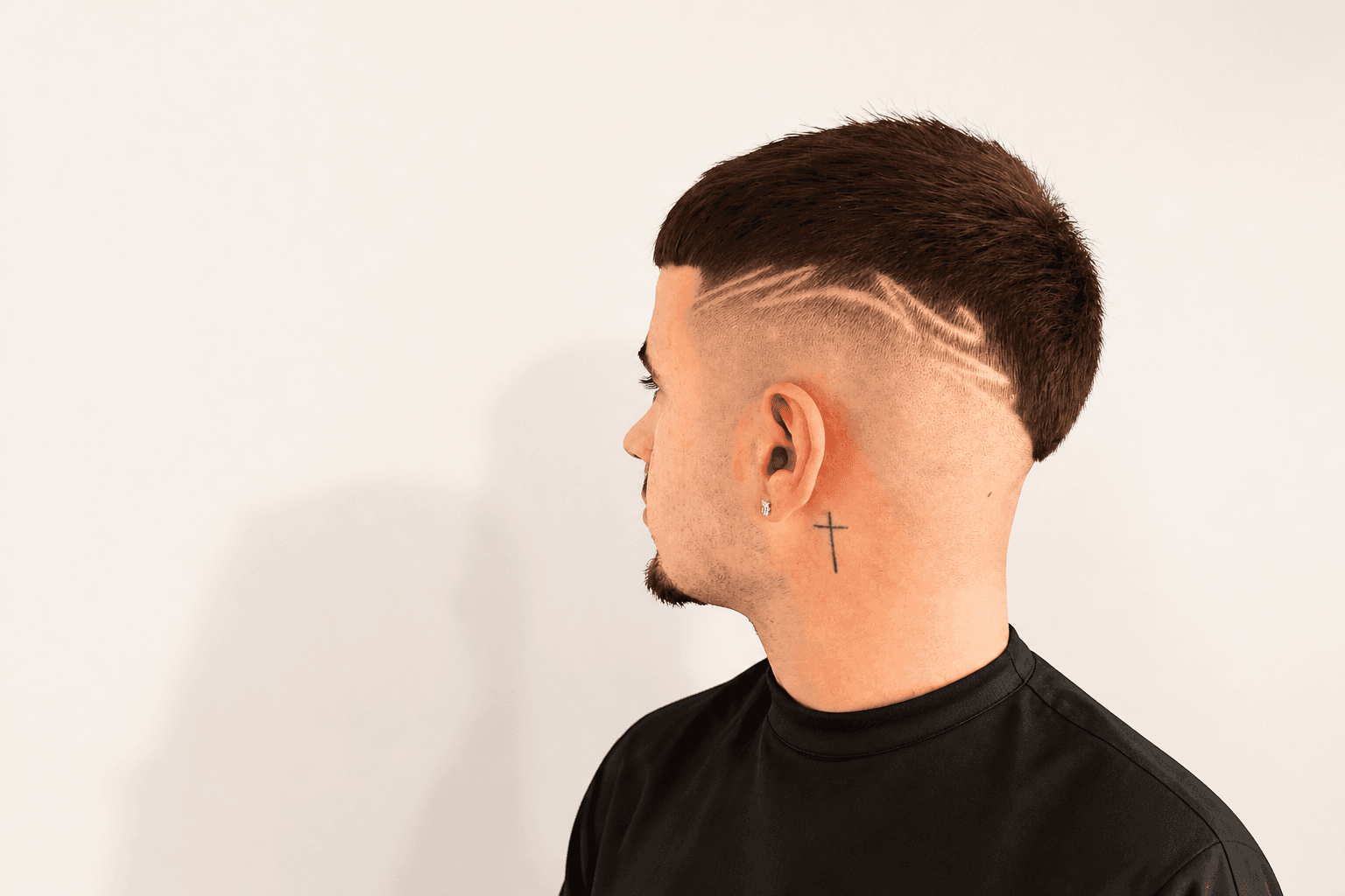 Modelo con corte moderno de Castillo Barber